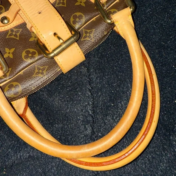 Louis Vuitton Manhattan GM - Picture 16 of 16